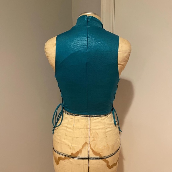 Forever 21 Sequin Blue Crop Top Size Small - Picture 3 of 5